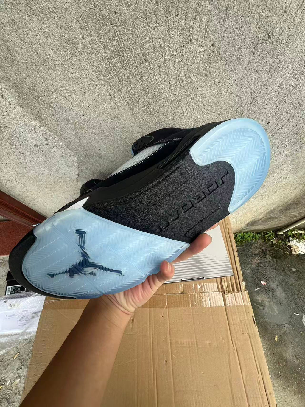 Air Jordan 5 Retro "Black University Blue" or "Black Carolina"