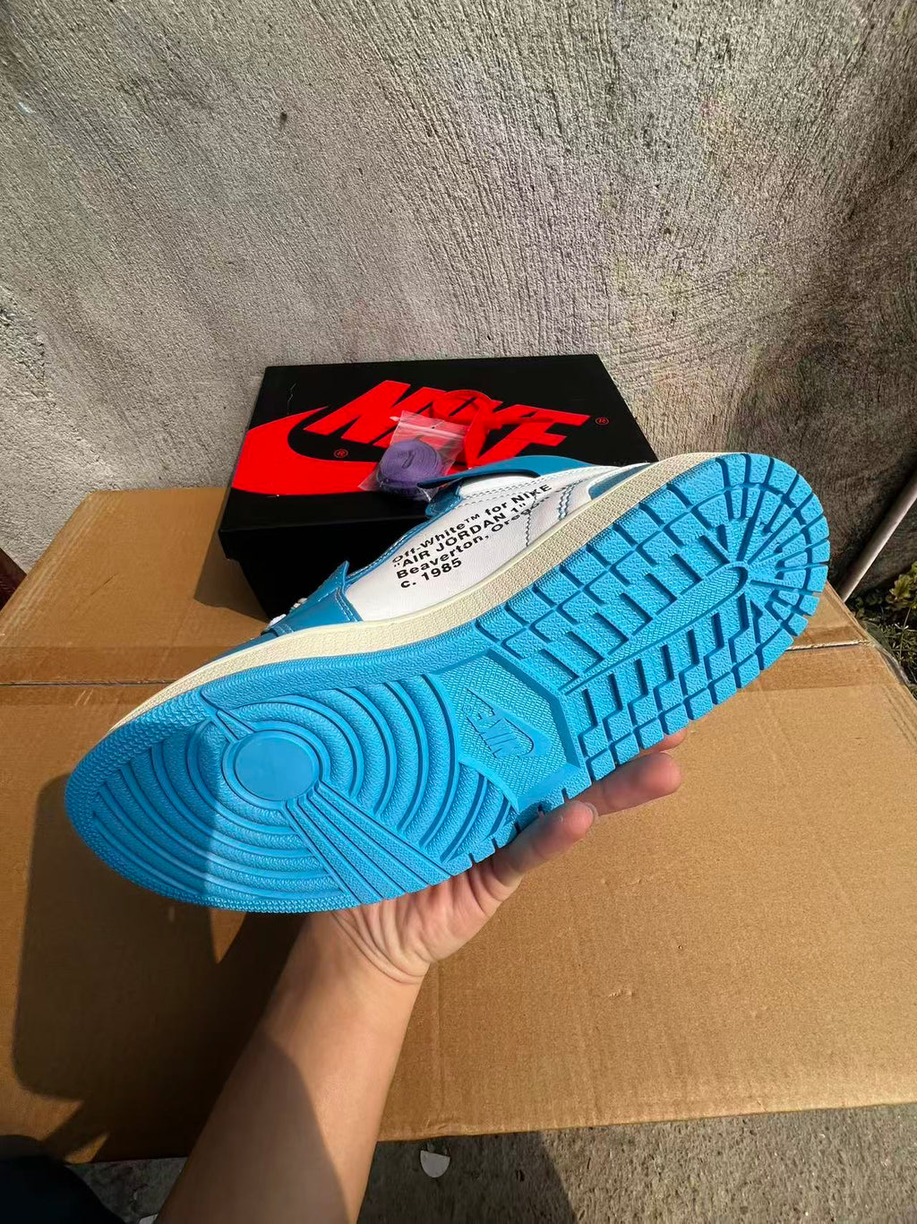 Off-White x Air Jordan 1 Retro High OG "UNC"