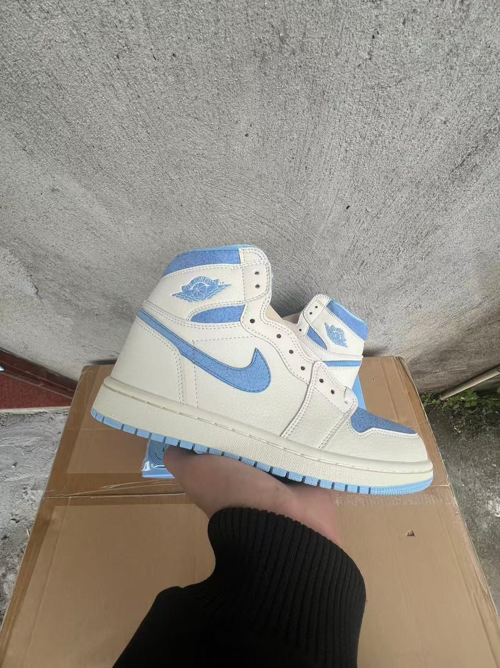 Air Jordan 1 Retro High OG "Psychic Blue"