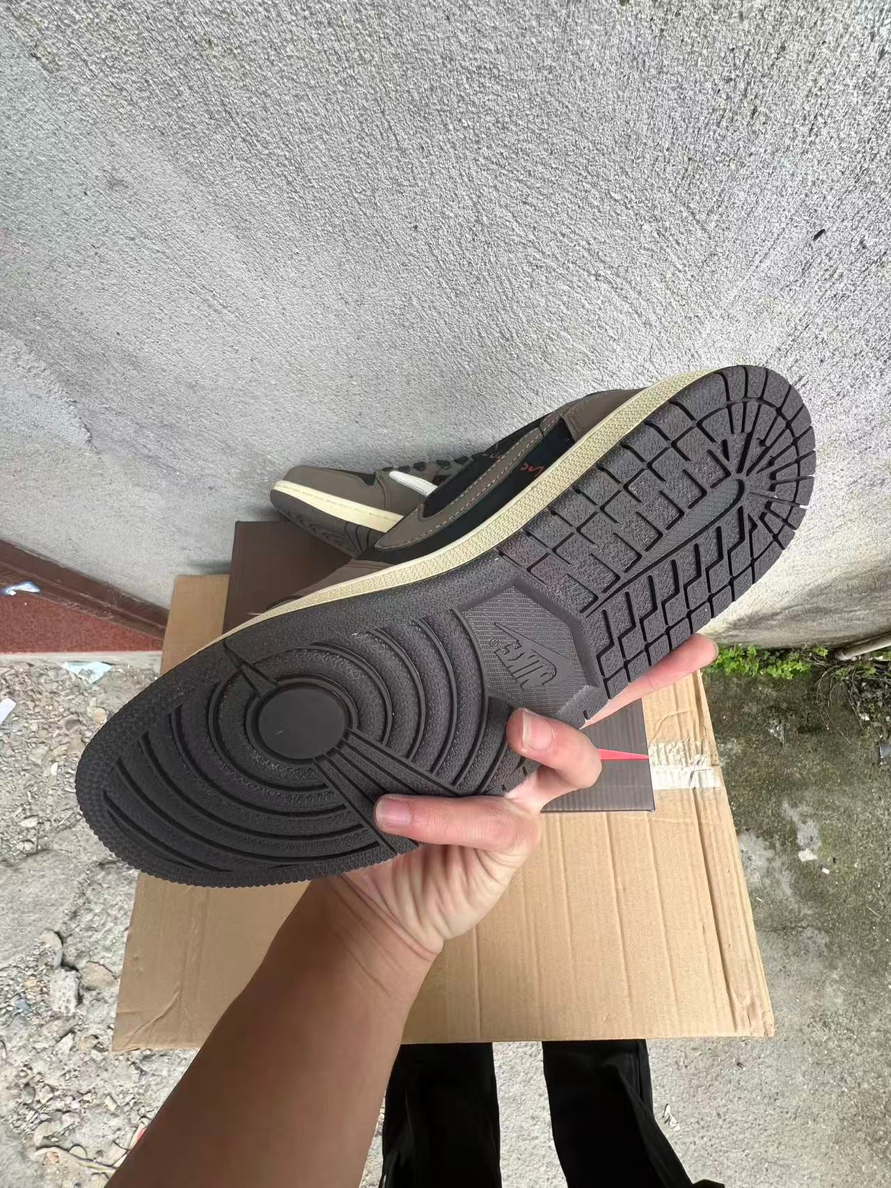 Travis Scott x Air Jordan 1 Low "Mocha"