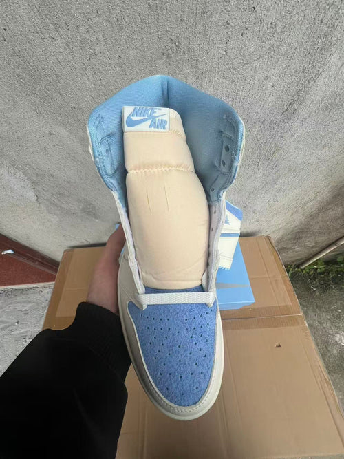 Air Jordan 1 Retro High OG "Psychic Blue"