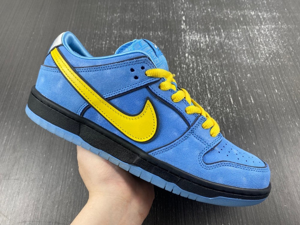 Nike SB Dunk Low x The Powerpuff Girls "Bubbles"
