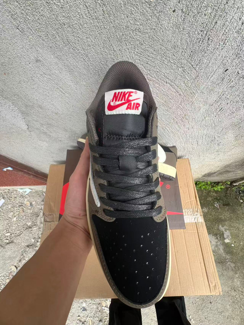 Travis Scott x Air Jordan 1 Low "Mocha"