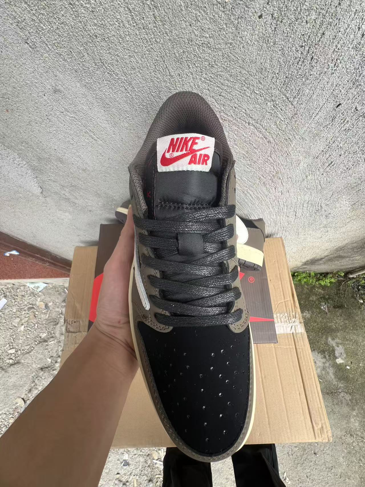 Travis Scott x Air Jordan 1 Low "Mocha"