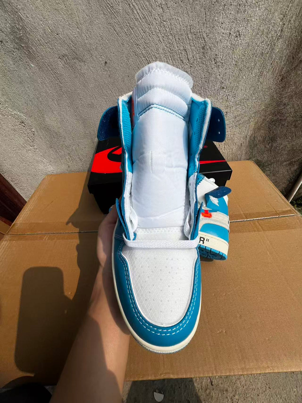 Off-White x Air Jordan 1 Retro High OG "UNC"