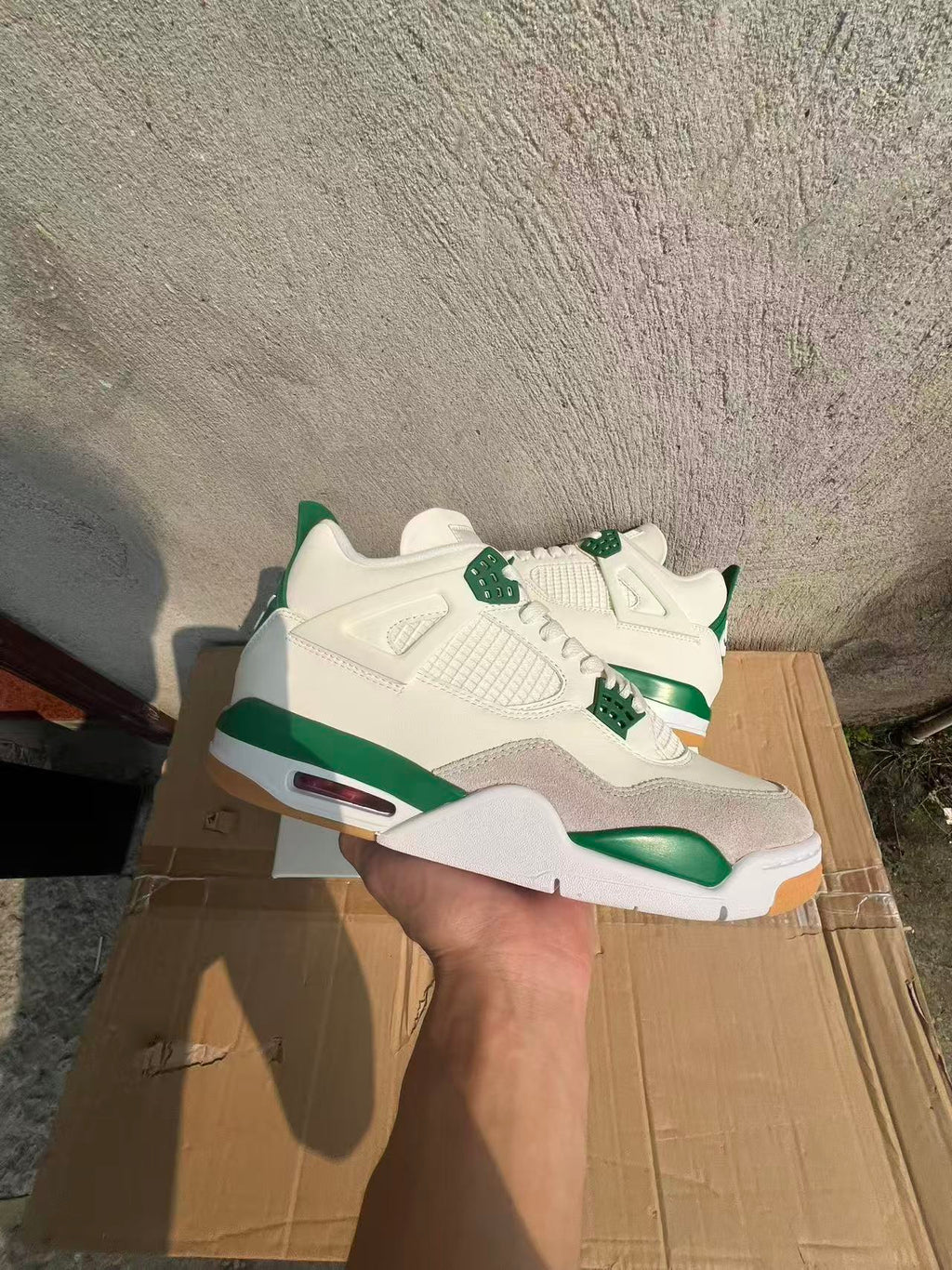 Nike SB x Air Jordan 4 'Pine Green'