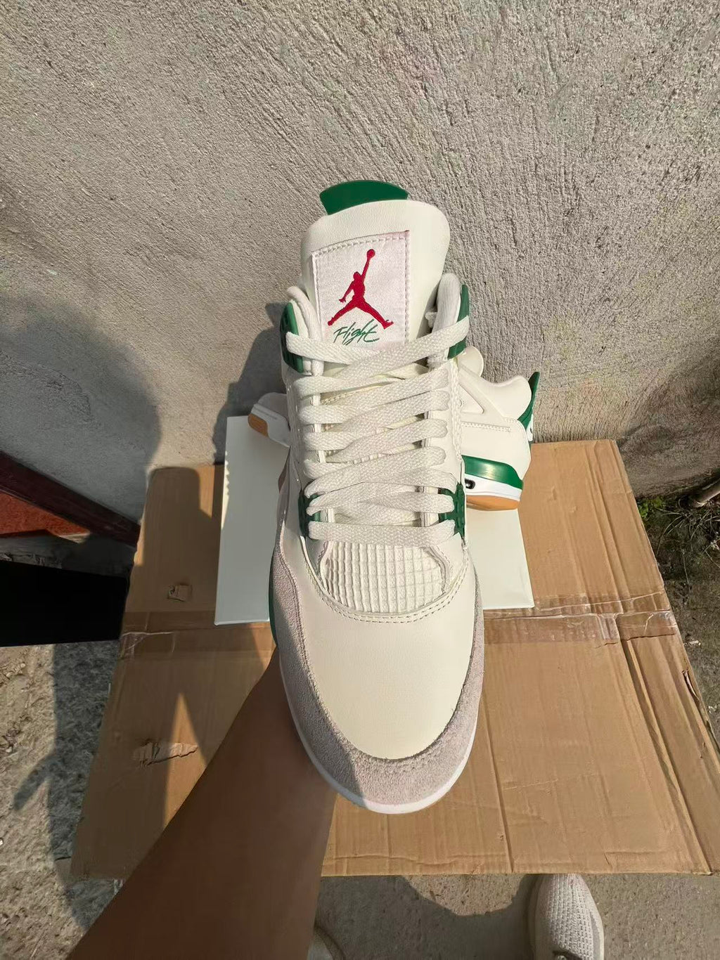 Nike SB x Air Jordan 4 'Pine Green'